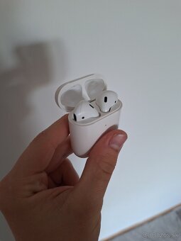 Apple AirPods 1 - 4