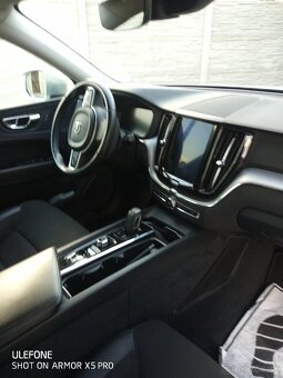 Volvo XC60, Nafta+hybrid, 4x4, 173kw(235PS), r.v.01.07.2020 - 4
