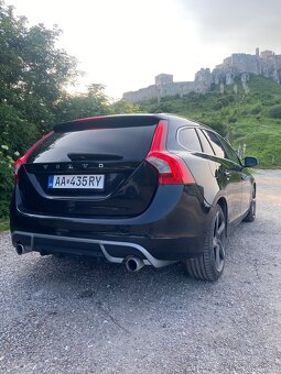 Volvo V60 D4 R-Design Automat - 5 válec - 4