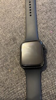 Predám Apple Watch SE 2 44mm 89% baterka - 4