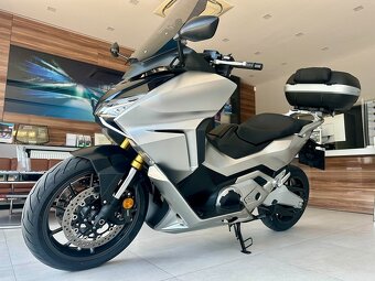 Honda Forza 750 - 4