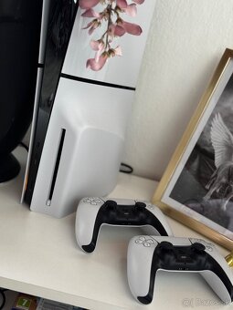 Sony PlayStation 5 slim + 2x ovladač DualSense - 4