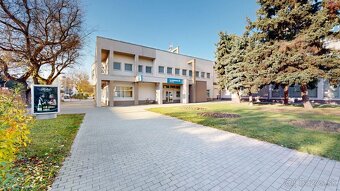 PINK Reality Na predaj multifunkčná budova v centre Galanty - 4