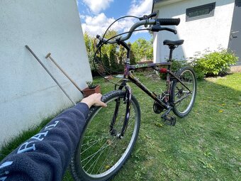 Zachovalý odpružený horský bicykel - 4