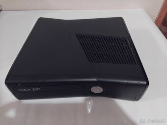 Xbox 360 S 250GB + 2 ovládače + HDMI - 4