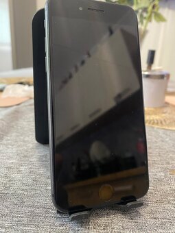 iPhone 8 - 4