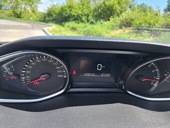 Peugeot 308 , 1.2 - 4