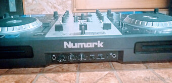 Numark Mixdeck - 4