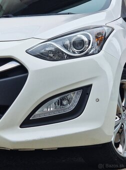Hyundai i30 CW 1.6 CRDi 16V Style 94Kw AT6 SR - 4