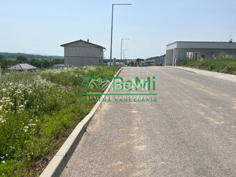 Predaj pozemok na stavbu RD - Levice, časť Kalinčiakovo ( 0 - 4