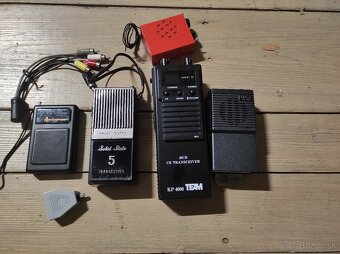 Predám vysielačky .komplet - 4