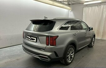 KIA Sorento 2.2 CRDi 4WD PLATINUM A/T - 4