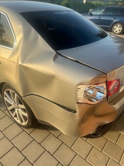 Volkswagen Jetta - 4