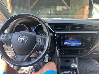 Toyota auris - 4