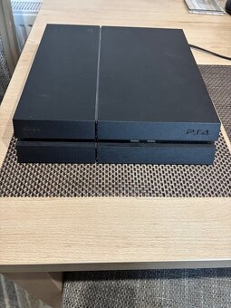 Ps4 Pro 1tb + 2 joysticky - 4
