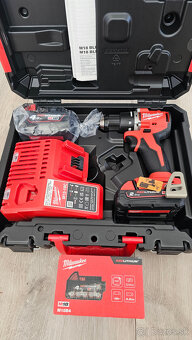 Predám úplne nový Milwaukee M18BLPDRC-422C - 4