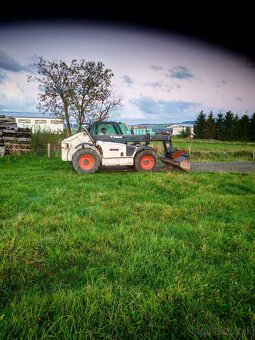 Teleskopický nakladač Bobcat - 4