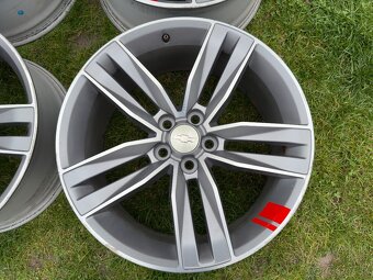 ALU disky R20 | 8,5J | 5x120 - 4