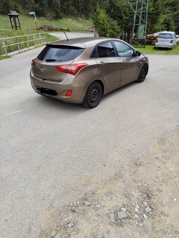Hyundai i30 1.4 16V 73KW R.V 2013 - 4