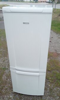 Predám plnefunkčná chladnička s mrazničkou ELECTROLUX - 4