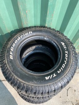 BFGoodrich All-Terrain 265/75 r16 - 4