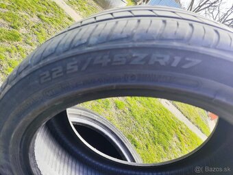 R17 225/45 - 4