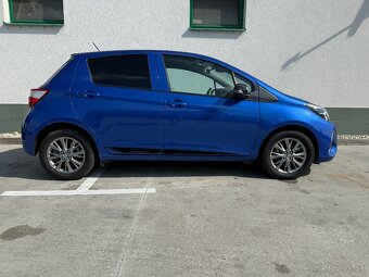 Toyota Yaris 1.5 Hybrid Live e-CTV,75KW.A1.5d.Kamera,Navy..1 - 4