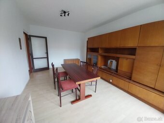 ⌂ Prenájom 2-izbový byt s balkónom 56 m2 Prievidzská Handlov - 4