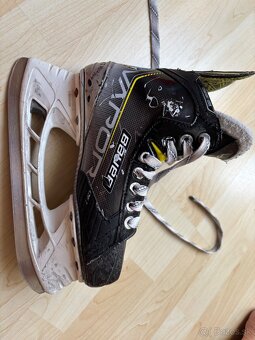 Predám hokejové korčule Bauer Vapor 3X  + nahradne noze - 4