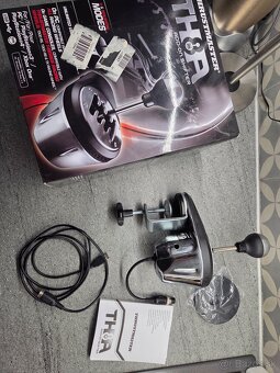 Herny volant Thrustmaster T-150 Pro + TH8A - 4