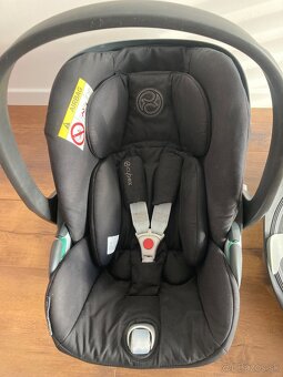 Autosedacka CYBEX Cloud Z2 i-Size + Base Z2 deep black - 4