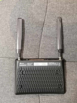 TP-Link Archer MR600 4G+ modem a vstavaným slotom na SIM - 4