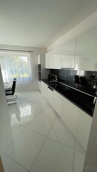 Predaj byt Bytča 2+1 62m2 +garsónka 35m2 +garáž 21m2 +terasa - 4