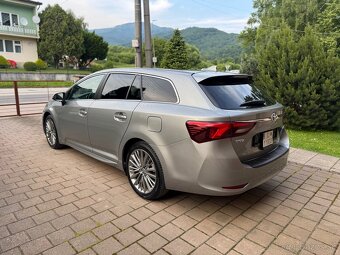 Toyota Avensis Combi 1.8i Valvematic - 4