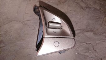 Predam spinace ovl. na volante pre Hyundai ix20 s hands free - 4