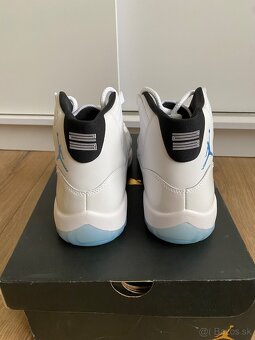 Air Jordan 11 - 4