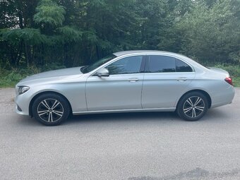 Mercedes-Benz E 200d sedan 4MATIC A/T - 4