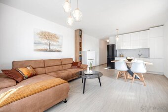 Dokonalý, úplne nový 2-izbový byt s balkónom a parkovaním pr - 4