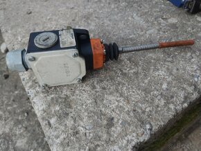 Predám spínače, polohové, koncové - 4