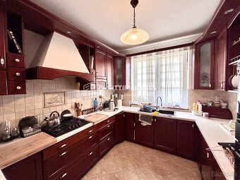 Ponúkame Vám na predaj 5 izbový rodinný dom v obci Bajč - 4