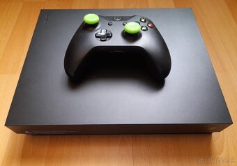 XBOX ONE X - 4