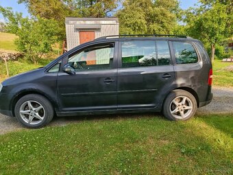 Volkswagen Touran - 4