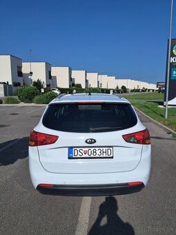 KIA Cee’d Sporty Wagon Combi 74kw Manuál - 4