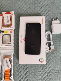 Apple iPhone 7 32GB Black - 4