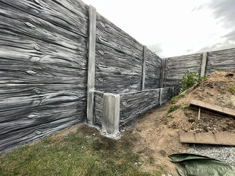 vyvysene ZAHONY, kvetinace a betonove stlpiky - 4