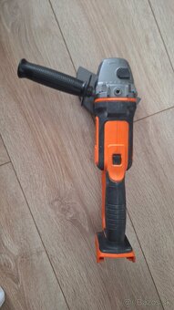 Black+Decker Akumulátorová uhlová brúska BCG720N, 18 V, 125 - 4