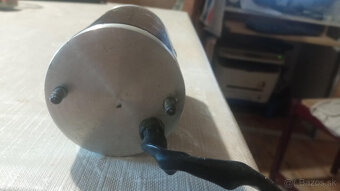 motorcek , motor  12v - 4