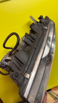 Reflektor Fabia Xenon Pravý Bez poškodenia - 4