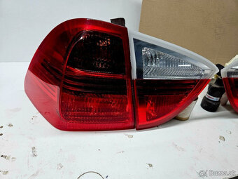 zadné svetla BMW E90 E91 2005-2008 - 4