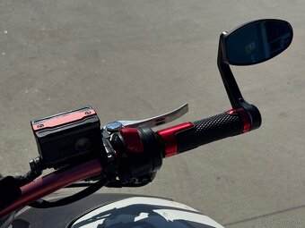 Suzuki GSR600 - 4